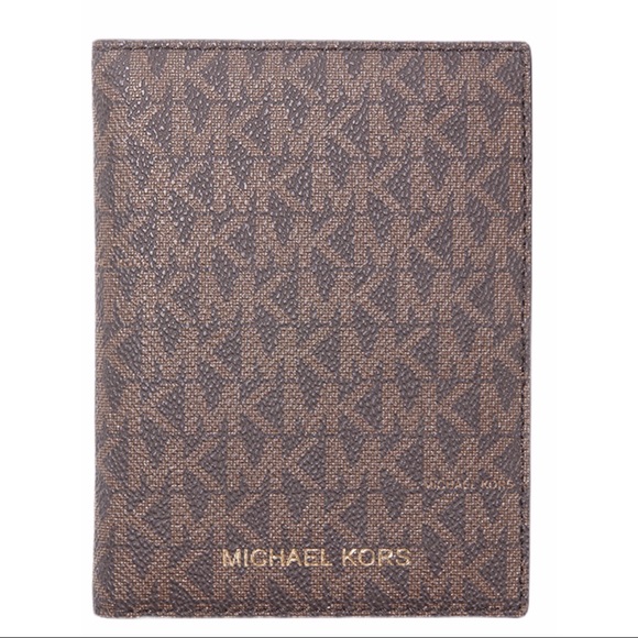 Michael Kors Handbags - NWT MICHAEL KORS Bedford Travel Passport Wallet